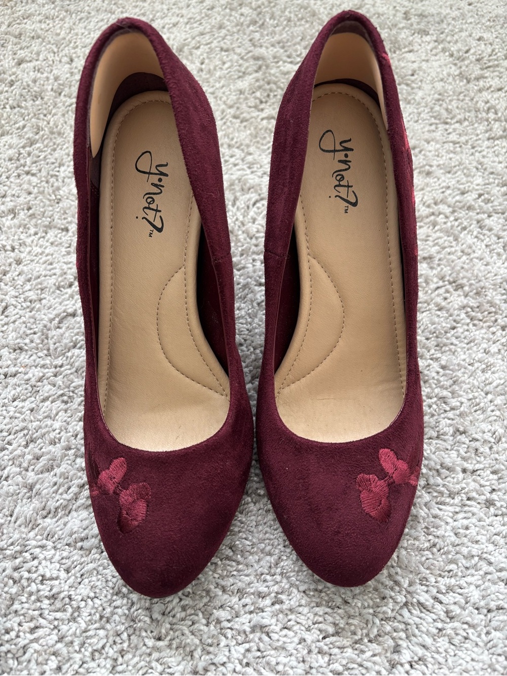 Y.Not? Burgundy Suede Embroidered Pointed Toe Block Heel Pumps - Picture 2 of 7